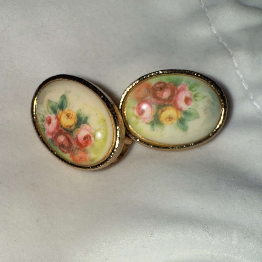 Vintage cameo Christian Dior Floral Gold-Tone Clip-On Earrings